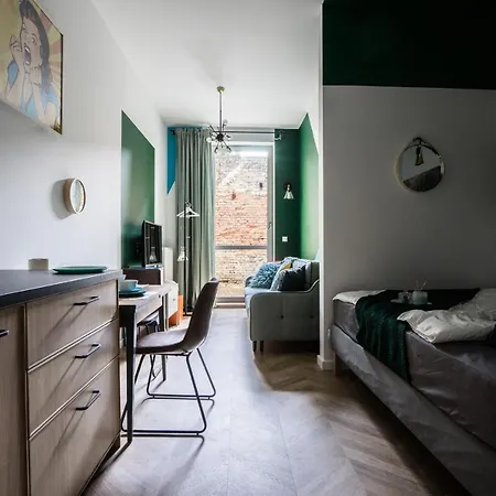 Zamkniete - Golden Apartments- Zabkowska ワルシャワ