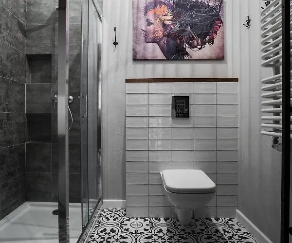 Zamkniete - Golden Apartments- Zabkowska * Warszawa