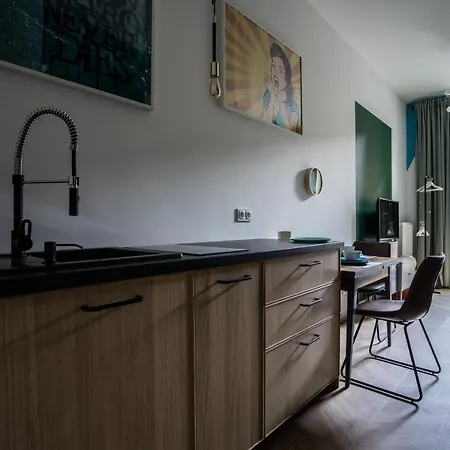 Zamkniete - Golden Apartments- Zabkowska * Warschau