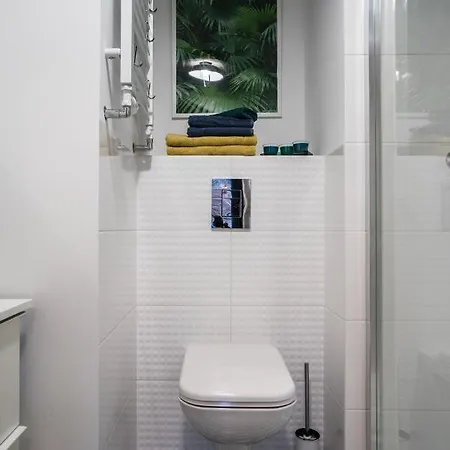 Zamkniete - Golden Apartments- Zabkowska * Warschau